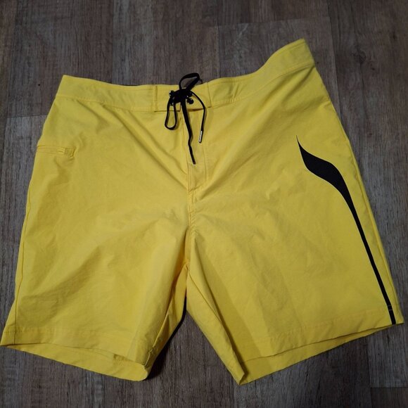 Vineyard Vines Mens Performance Swim Trunks Size 36 Yellow & Black Nylon - Picture 1 of 8